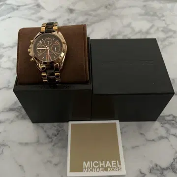 [ MICHAEL KORS ] 블랙 & 골드 크로노그래프 손목시계
