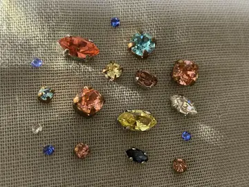 Swarovski 받침대 포함 큐빅 세트