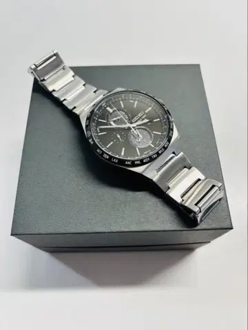 SEIKO 블랙 솔라 손목시계 당일 발송