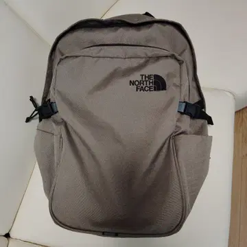 THE NORTH FACE 카키색 배낭