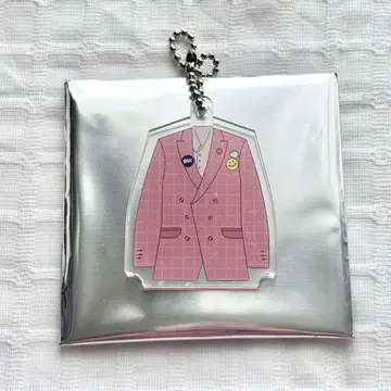 후쿠모토 타이세이 아크릴 의상 참