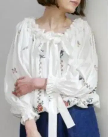 자수 주름 블라우스 다리아 BEAMS 플라워