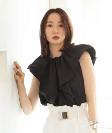 FRAY I.D 이아이디 볼륨 드레이프 블라우스 노스 블랙