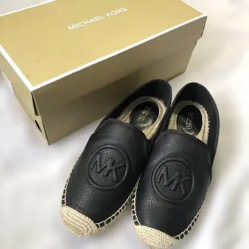 마이클 코어스 MK 로고 슬리퍼 에스파드리유