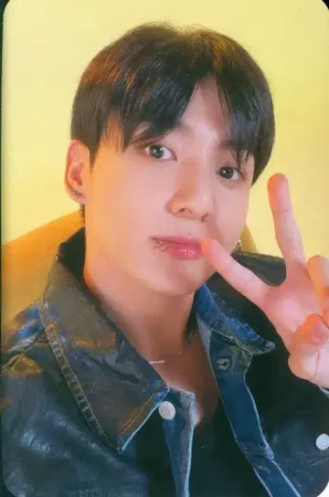 BTS YETIMALL JUNGKOOK GOLDEN