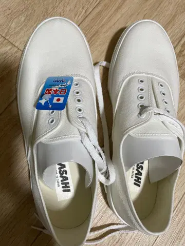 ASAHI 일본제 화이트 스니커즈