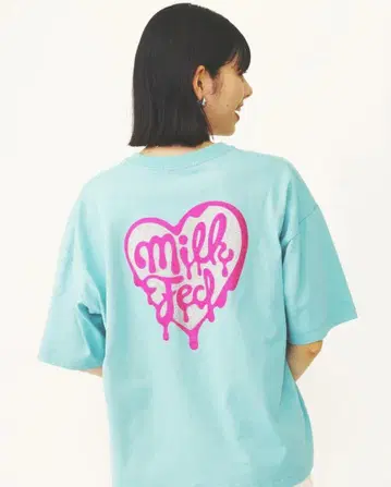 미품 MILKFED. 밀크페드 백 로고 티셔츠 편안한 핏 라메 L