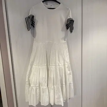 BORDERS at BALCONY 화이트 티어드 원피스