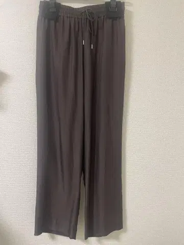 뷰티 앤 유스 슬랙스 팬츠 자켓 새틴 스타일