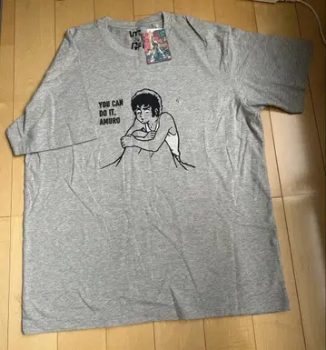유니클로 아모로 티셔츠 XL