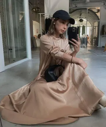 [ Ameri VINTAGE ] 아메리 QUEUE BUTTON DRESS