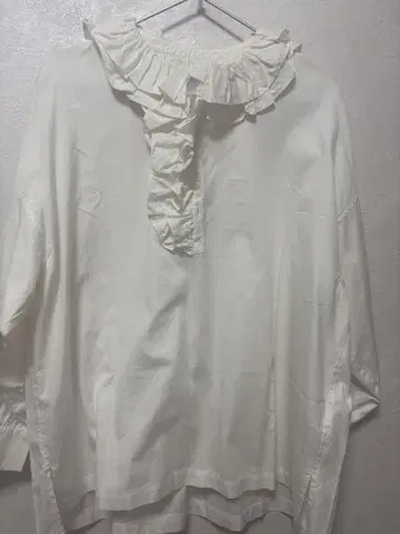 SARO 아데우 블라우스