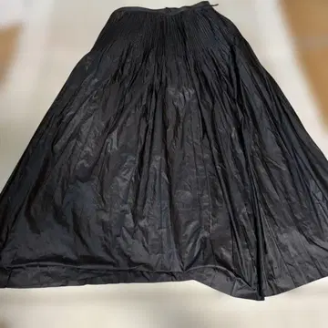 스트라디아 블랙 플리츠 롱 스커트