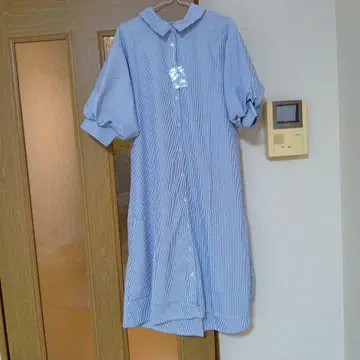 파란색과 화이트 스트라이프 셔츠 원피스