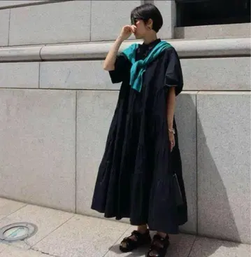 마챠트 볼륨 슬리브 티어드 드레스 블랙