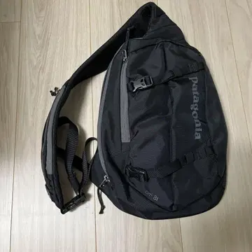 파타고니아 아 슬링 보디백 숄더 블랙