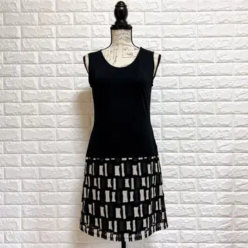 Gabardine K.T 슬리브리스 기하학 원피스 블랙 11호 새상품급