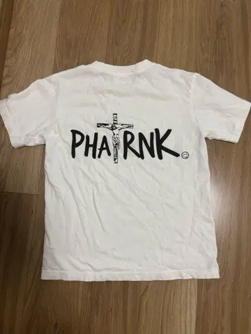 PHARNK 화이트 티셔츠