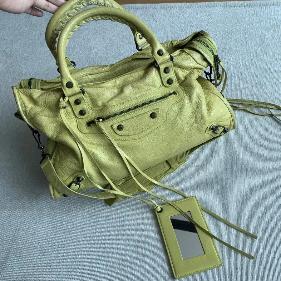 ★YEOMIM★ frill hobo bag (vanilla) Yeomim Frill Hobo Bag, frill hobo bag, Vanilla on Bunjang