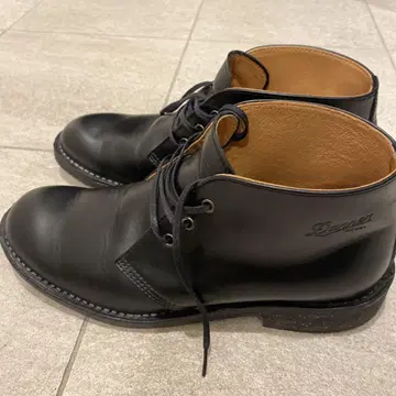 다너 블랙 가죽 처카 부츠