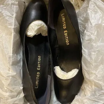 한정판 펌프스 24cm 한정판 블랙