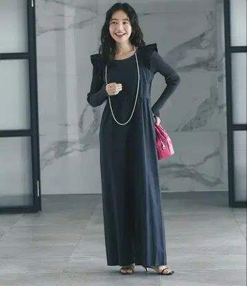러부티크 봉봉 니돔 덤프 프릴 트림 올인원 네이비 PS