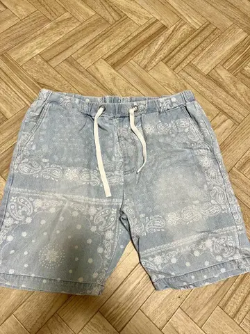 반다나 패턴 파란색 짧은 바지 남성용 M 사이즈