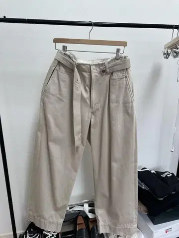 요크 벨트드 와이드 데님