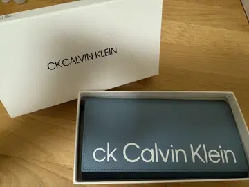 CK 칼빈 클라인 블루 장지갑 (상자 포함)