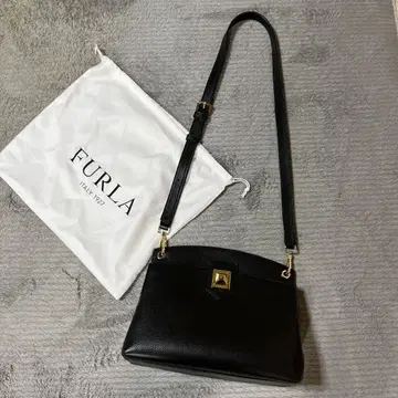 FURLA 블랙 숄더백 보관 주머니 포함