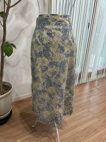 전체 레이스 타이트 스커트 파랑 및 옐로우 컬러