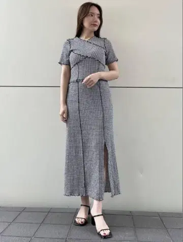 스나이델 멜로 컷 원피스 블랙