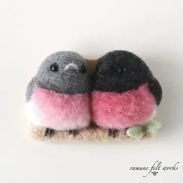 양모 펠트*로즈 로빈과 핑크 로빈의 사이좋은 브로치