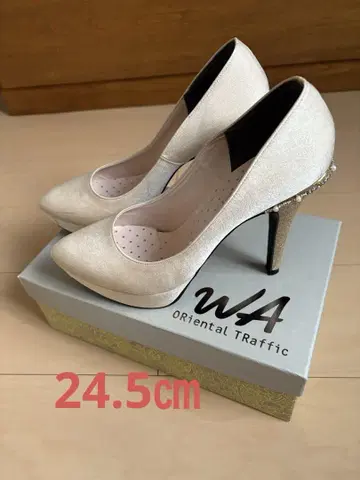 오리엔탈 트래픽 펌프스 24.5cm