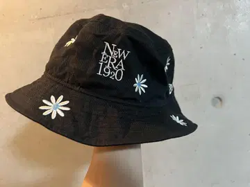 newera 꽃무늬 버킷햇