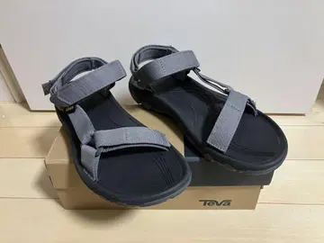 테바 샌들