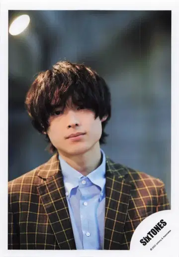 SixTONES 22년 포트레이트 시리즈 마츠무라 호쿠토 공식 사진 1장