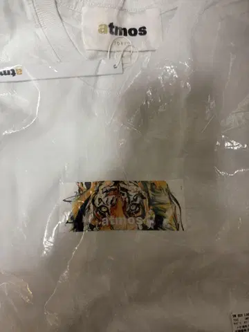 L 사이즈 atmos Dave White 박스 로고 티셔츠