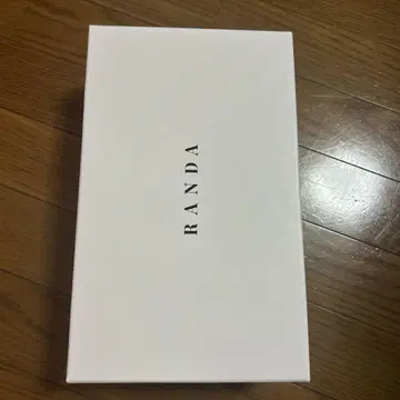 RANDA 화이트 포인트드 토 힐