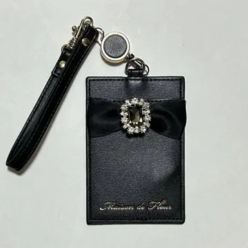 Maison de FLEUR 블랙 패스 케이스