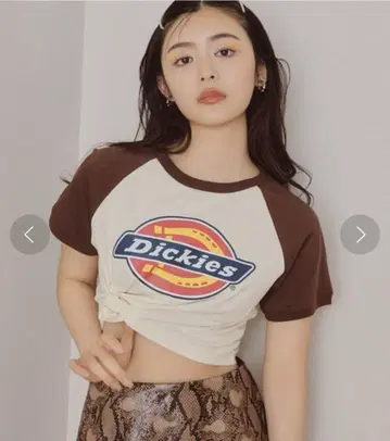 LILY BROWN Dickies 크롭 로고 티셔츠