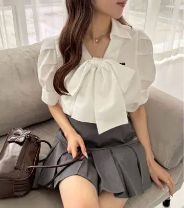 NICE CLAUP 자수 장식 보타이 리본 블라우스