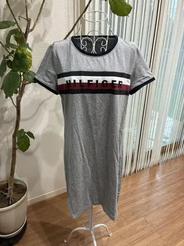TOMMY HILFIGER 타미힐피거 그레이 반팔 미니 원피스