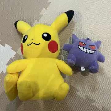 피카추와 겐거의 인형 세트
