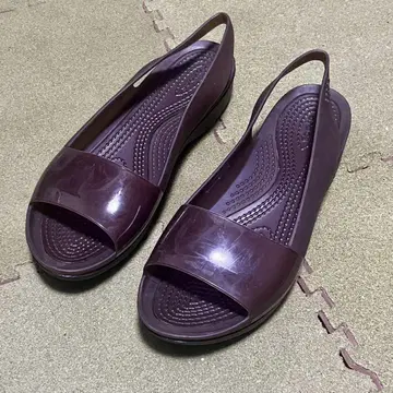 CROCS 샌들 브라운 W7