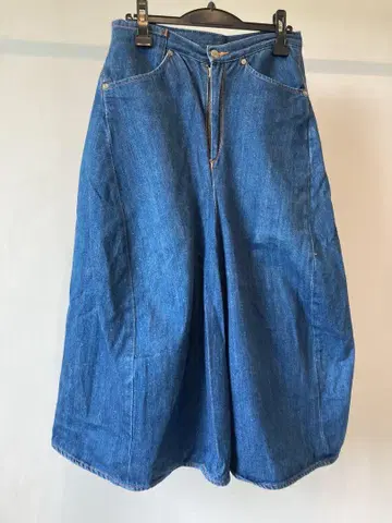 Levis 샵에서 구매한 리바이스 가우초 팬츠 큐롯 빈티지