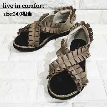 live in comfort 하마지와 콜라보 어른 프릴 샌들 베이지