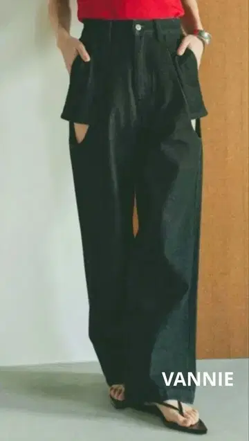 미사용 새상품급 VANNIE 사이드 컷 아웃 데님/레이어드 팬츠