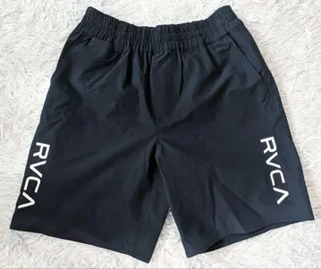 RVCA 블랙 쇼트 팬츠