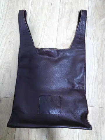 다크 브라운 가죽 토트백